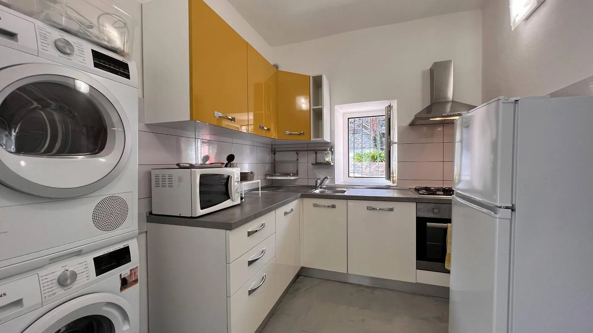 Apartament Alla Casa Rosa- Appartamento Nel Verde Con Posto Auto, Zona Tranquilla,Wifi Gratuito,Aria Condizionata Rapallo