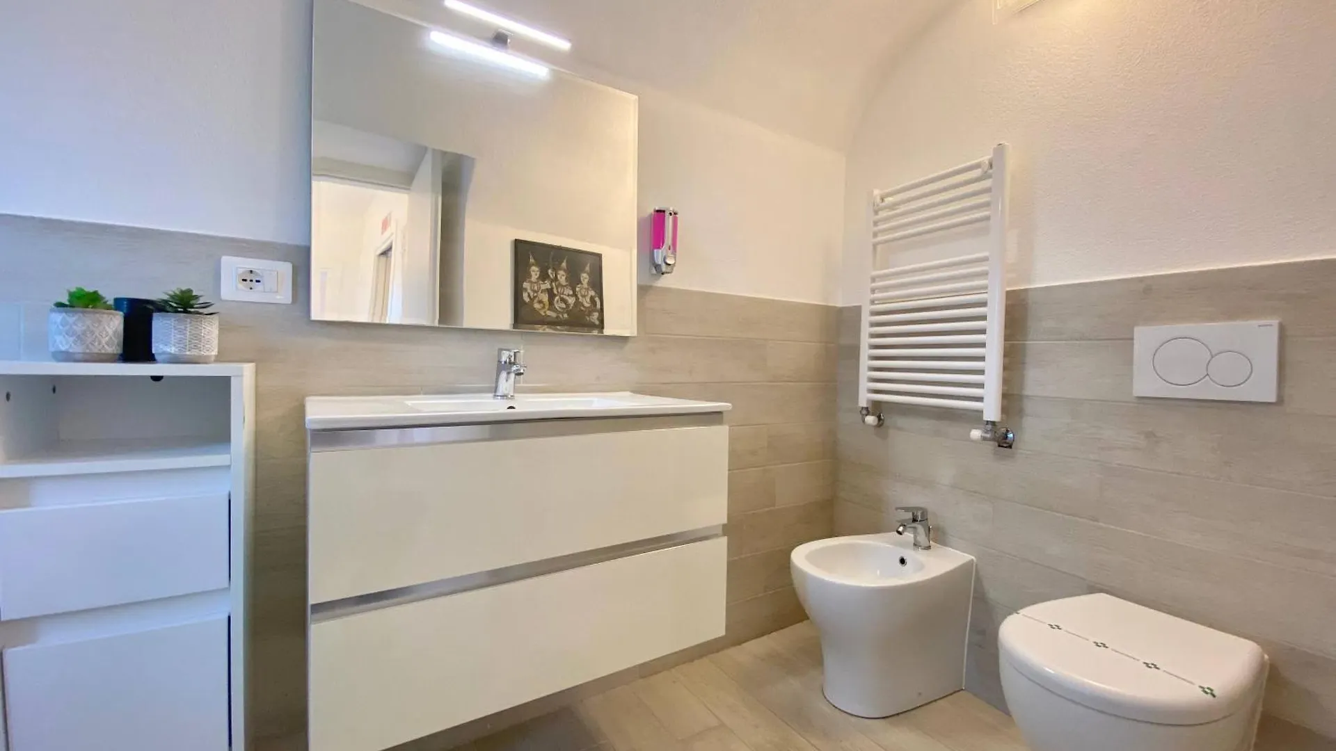 Alla Casa Rosa- Appartamento Nel Verde Con Posto Auto, Zona Tranquilla,Wifi Gratuito,Aria Condizionata Rapallo