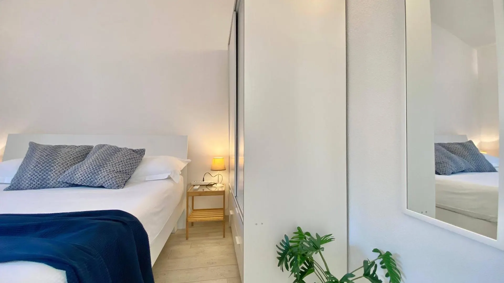 Alla Casa Rosa- Appartamento Nel Verde Con Posto Auto, Zona Tranquilla,Wifi Gratuito,Aria Condizionata Rapallo 0*,